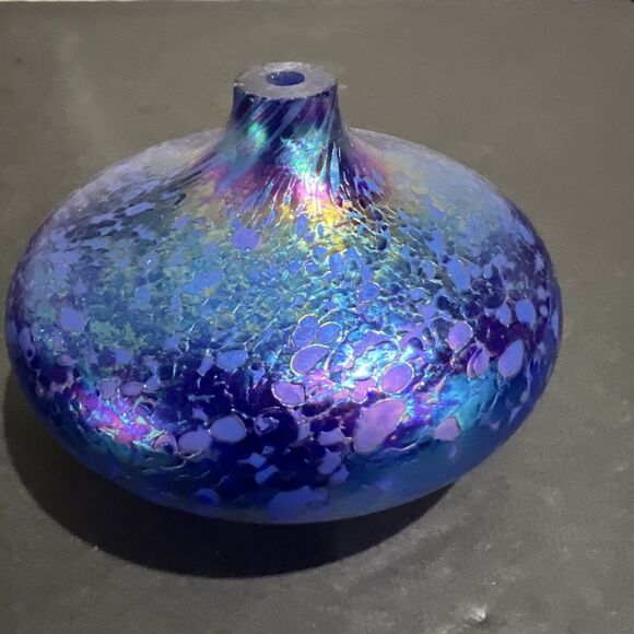 2 VINTAGE HANDBLOWN BLUE IRIDESCENT SMALL ART CRACKLE GLASS BUD VASE - Picture 9 of 14